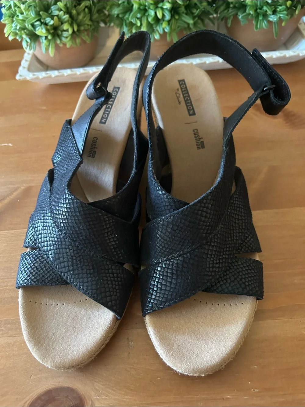 NEW Clarks Lafley Krissy Black Leather Criss-Cross Espadrille Wedge 10